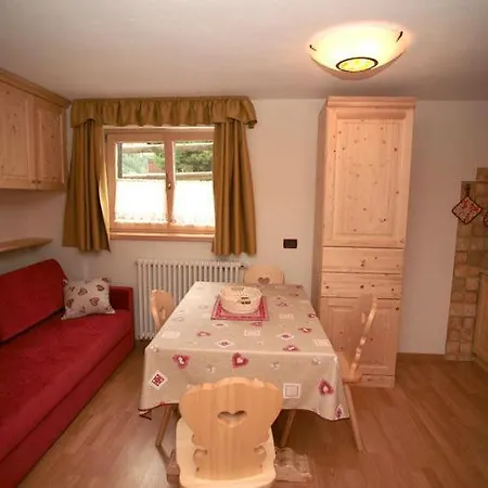 Albert Aparthotel 3*